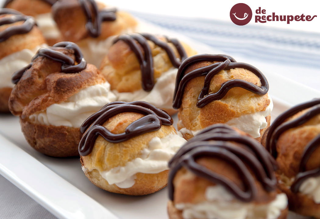 profiteroles de chocolate y nata